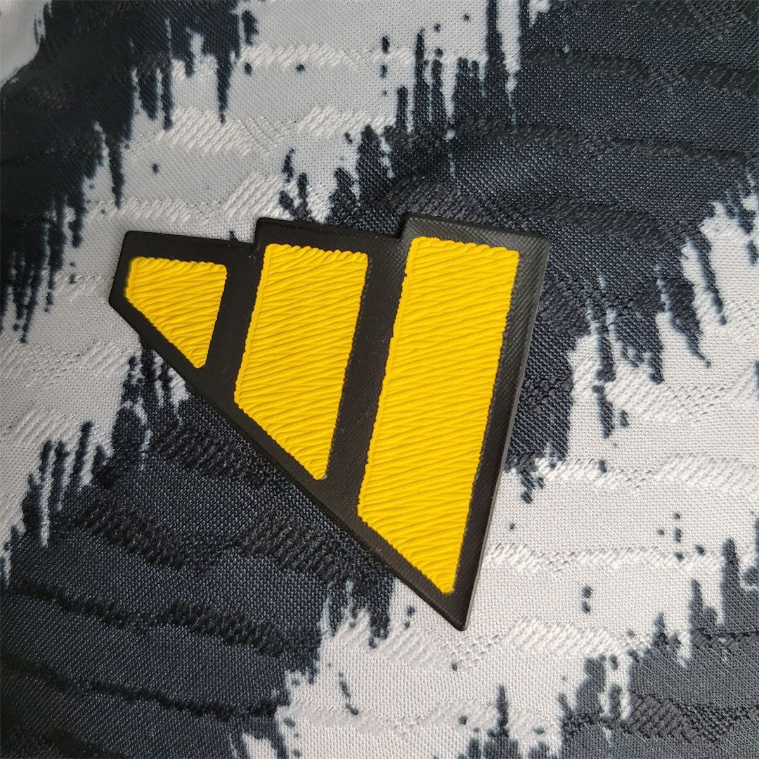 Juventus Gold Details Shirt