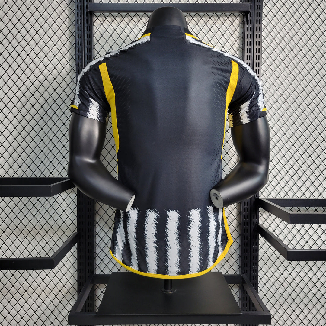 Juventus Gold Details Shirt