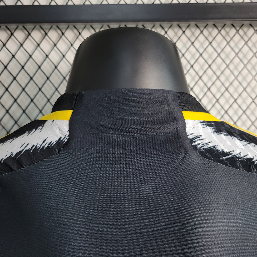Juventus Gold Details Shirt