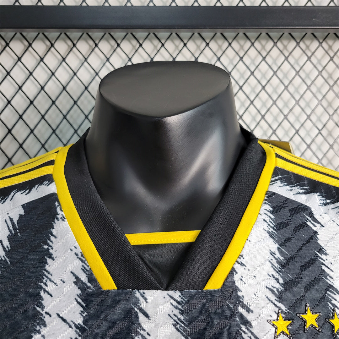 Juventus Gold Details Shirt